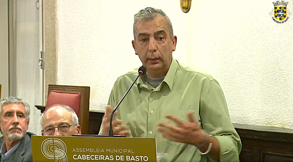 Autarcas de Cavez e Pedraça podem estar na Assembleia?