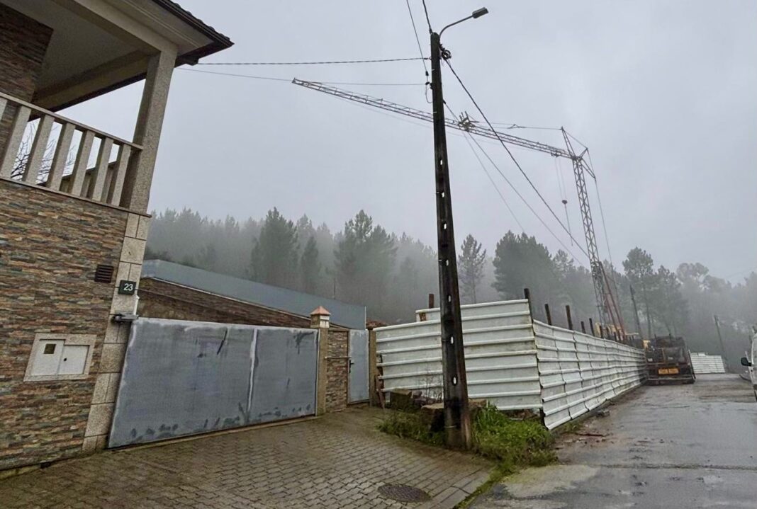 Prédio das Cerdeirinhas em construção, mas contestado